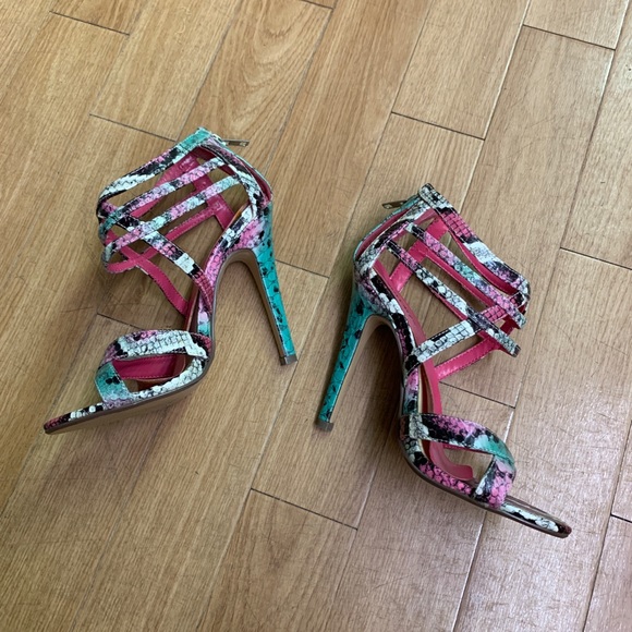 NWOT MISS ME Heels - Picture 3 of 8